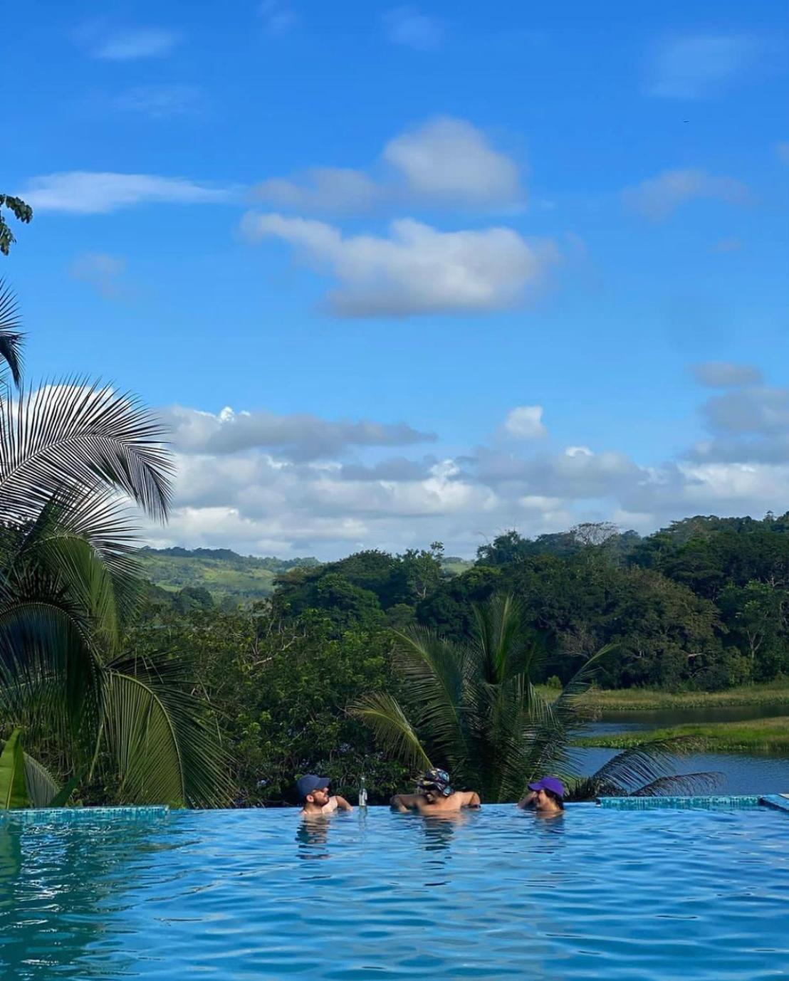 Gatun Lake Lodge Hotel Pueblo Nuevo  Exterior photo